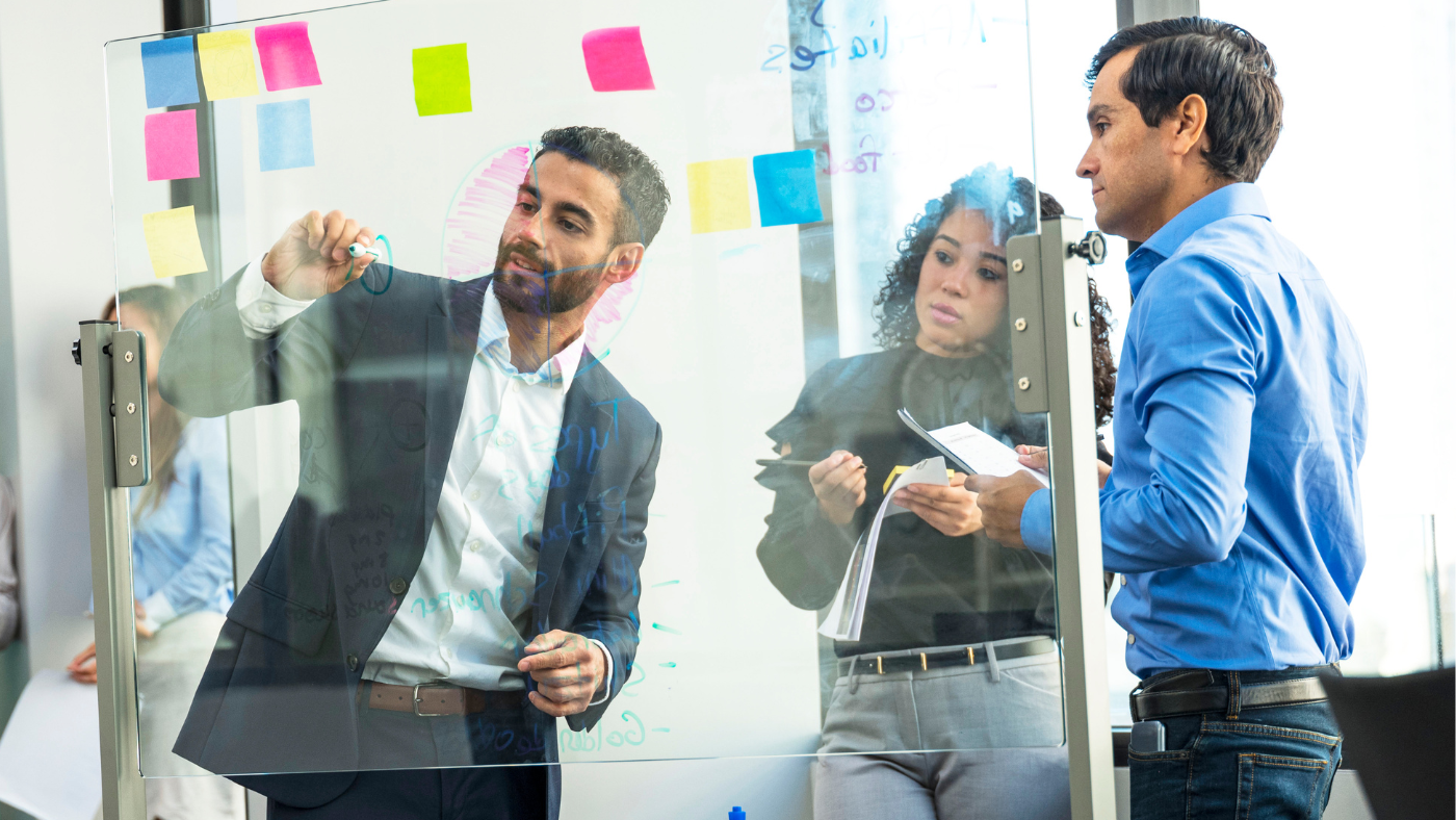 Liderazgo y Educación Docente: Forjando el Futuro a través del Empoderamiento